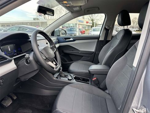 Used 2022 Volkswagen Taos SE image 13