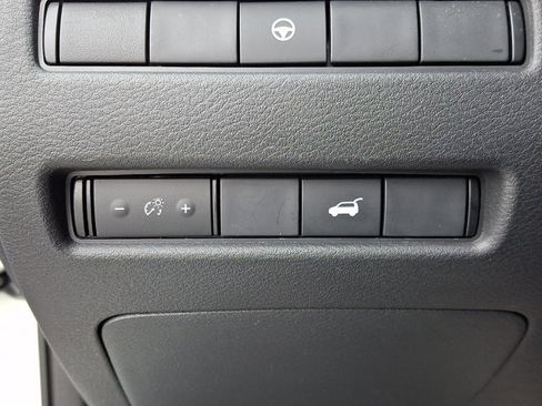 Certified 2023 Nissan Rogue SV w/ SV Premium Package image 25