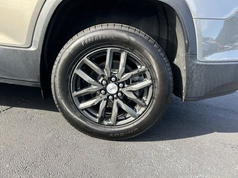 Used 2019 GMC Acadia SLT image 10