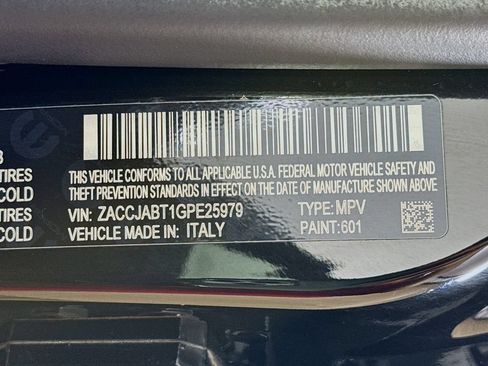 Used 2016 Jeep Renegade Latitude FWD image 38