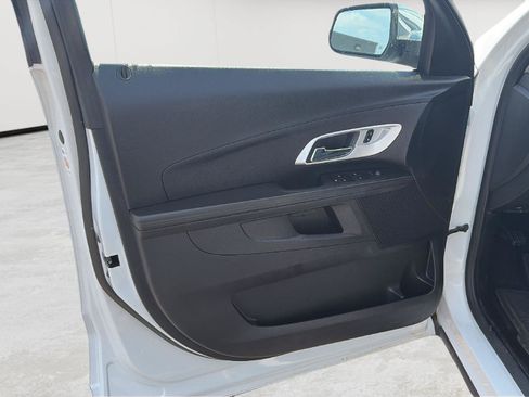Used 2016 Chevrolet Equinox LTZ w/ Enhanced Convenience Package FWD image 13