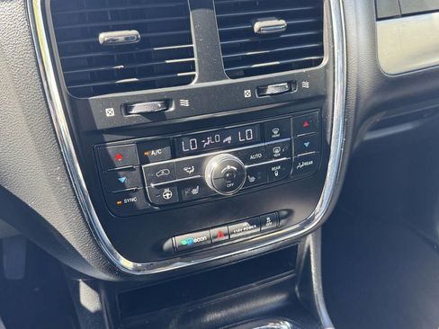Used 2020 Dodge Grand Caravan GT FWD image 18