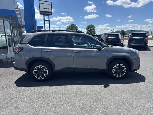 Used 2026 Subaru Forester Premium AWD/4WD image 2