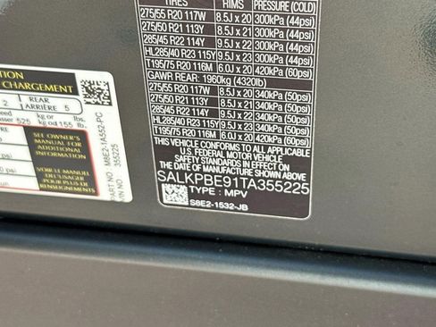 New 2026 Land Rover Range Rover Long Wheelbase SE image 19