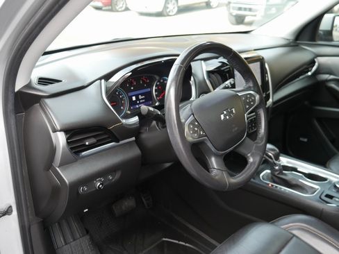 Used 2021 Chevrolet Traverse RS image 10