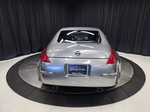 Used 2006 Nissan 350Z Touring w/ (N93) Cargo Convenience Pkg image 10