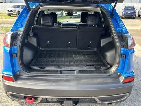 Used 2019 Jeep Cherokee Trailhawk AWD/4WD image 29