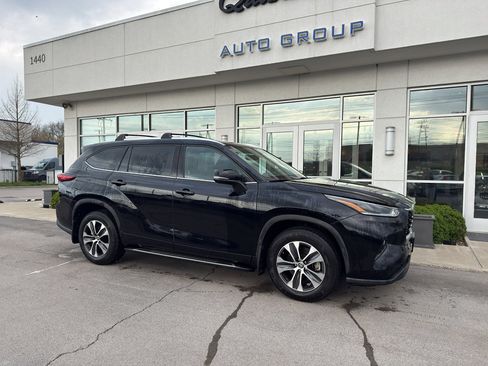 Used 2021 Toyota Highlander XLE image 10
