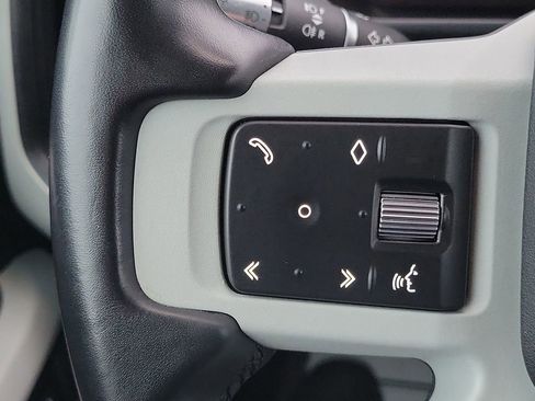 Used 2021 Land Rover Defender 110 SE image 13