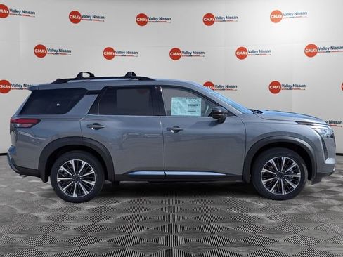 New 2026 Nissan Pathfinder Platinum image 4