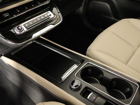 New 2026 Lincoln Corsair Premiere image 9