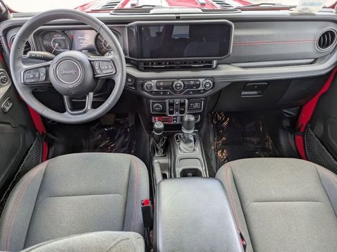 Used 2025 Jeep Wrangler Unlimited Rubicon image 24