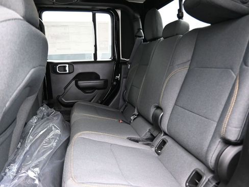 New 2025 Jeep Gladiator Sport image 14