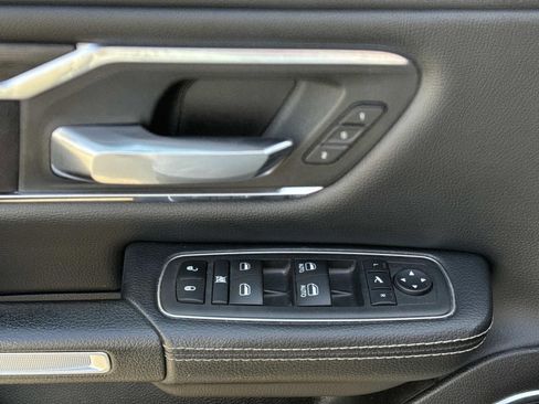 Used 2024 RAM 1500 Laramie image 19