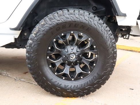 Used 2021 Jeep Wrangler Unlimited Sahara image 17