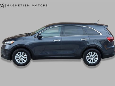 Used 2019 Kia Sorento FWD image 2