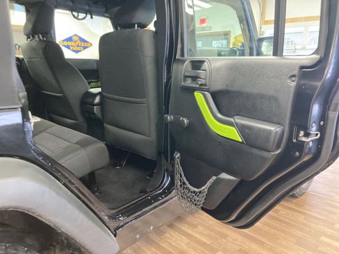 Used 2012 Jeep Wrangler Unlimited Sport image 15