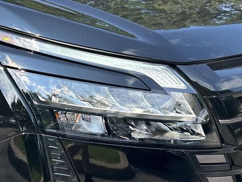 New 2026 Nissan Pathfinder SL FWD image 10