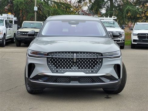 New 2026 Lincoln Nautilus Premier image 3