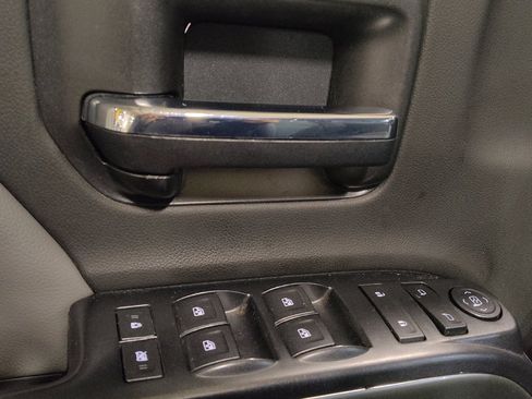 Used 2018 Chevrolet Silverado 1500 LT w/ Texas Edition image 27