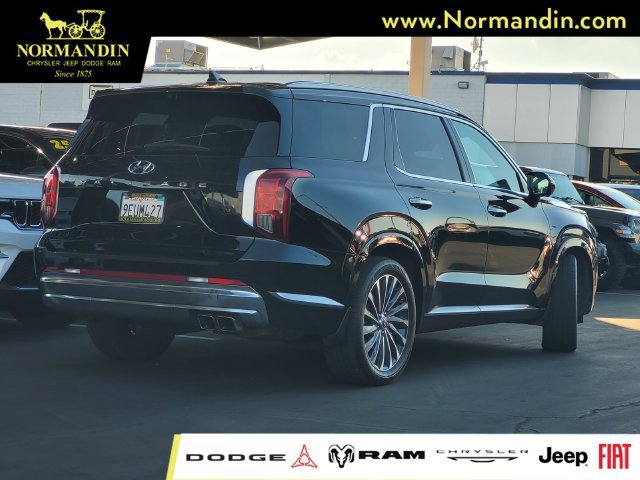 Used 2023 Hyundai Palisade Calligraphy w/ Cargo Package FWD image 3