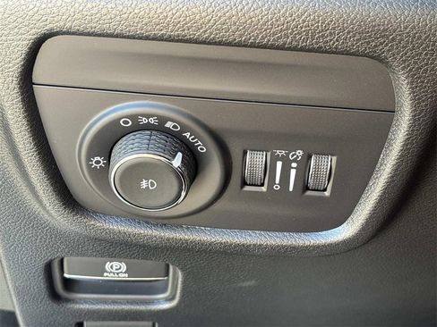 New 2025 Jeep Grand Cherokee L Limited w/ Black Appearance Package image 26