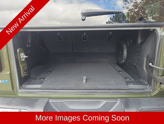 Used 2021 Jeep Wrangler Unlimited Sahara w/ Cold Weather Group AWD/4WD image 16
