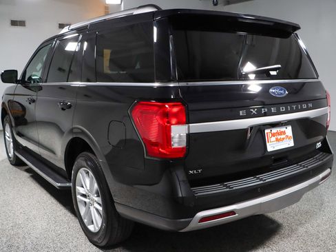 Used 2022 Ford Expedition XLT image 9