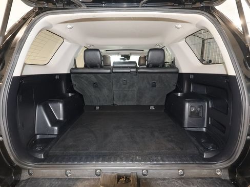 Used 2020 Toyota 4Runner TRD Off-Road Premium w/ Moonroof Package AWD/4WD image 25