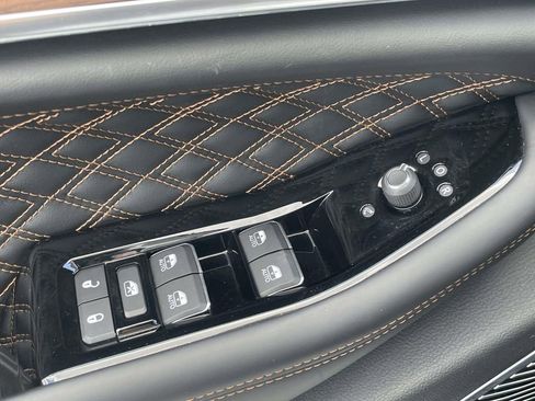 Used 2023 Jeep Grand Cherokee Summit w/ High Altitude Package image 25