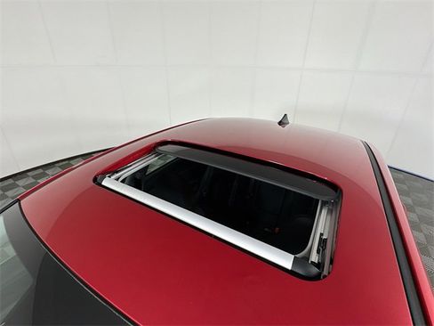 Used 2021 Hyundai Elantra SEL w/ Convenience + Premium Package image 30