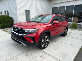 Used 2024 Volkswagen Taos SE w/ Panoramic Sunroof Package AWD/4WD video 1