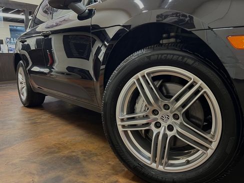 Used 2015 Porsche Macan S AWD/4WD image 48