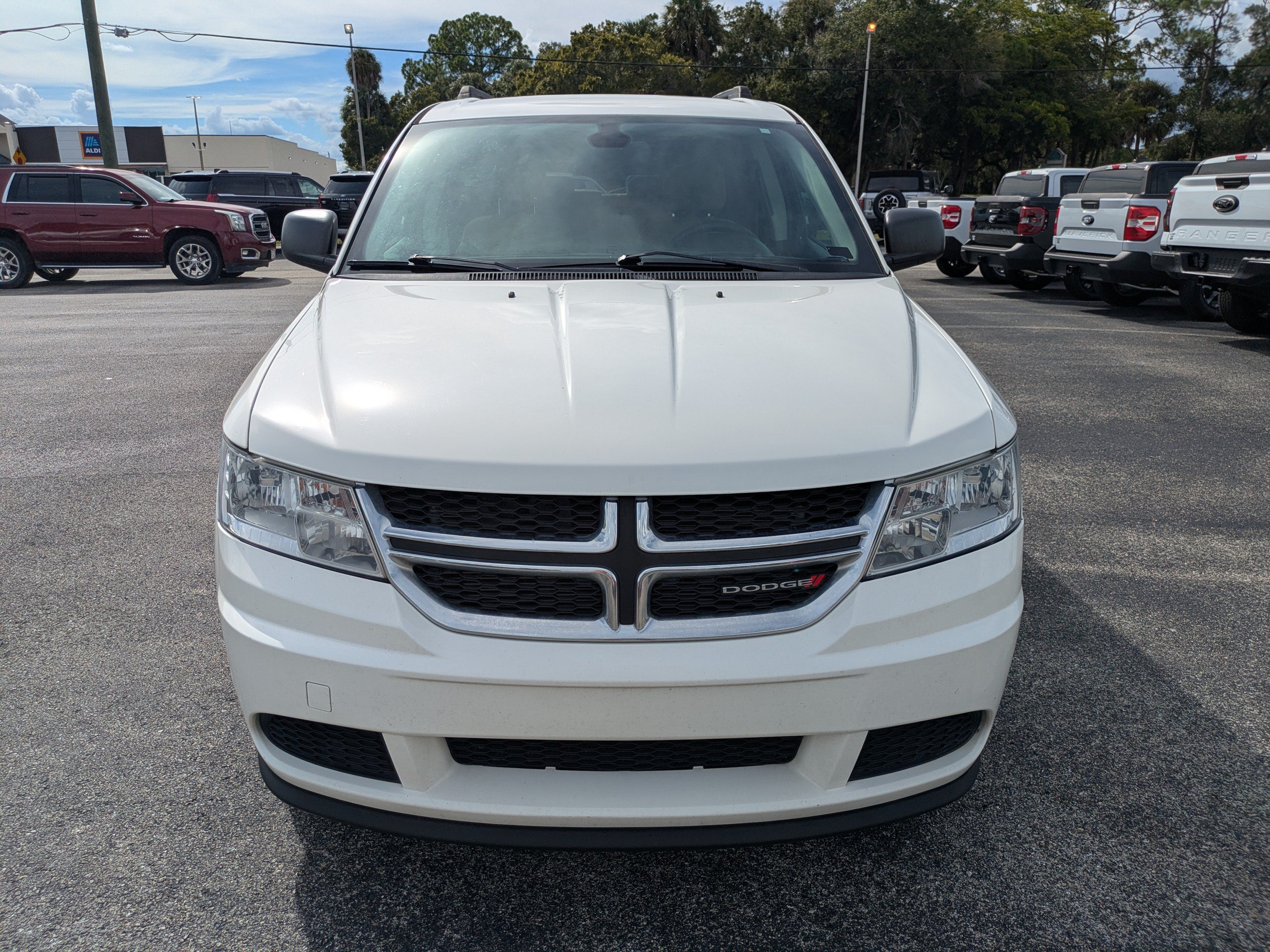 Used 2019 Dodge Journey SE FWD image 9