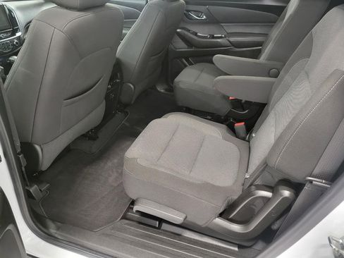 Used 2023 Chevrolet Traverse LT image 22
