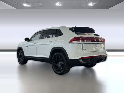 New 2026 Volkswagen Atlas Cross Sport SE FWD image 3
