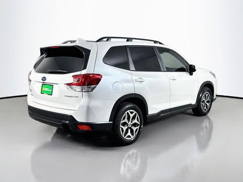 Used 2023 Subaru Forester Premium AWD/4WD image 10