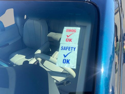 Used 2011 Toyota Sienna XLE FWD image 10