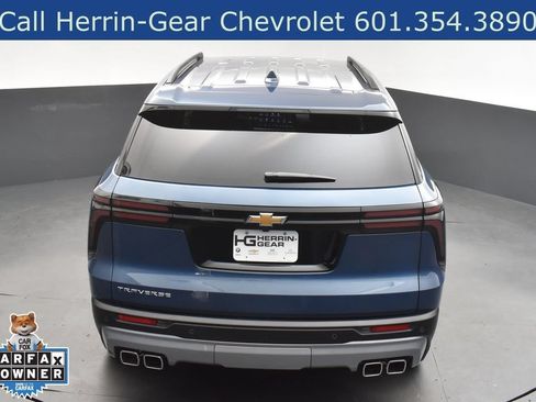 Used 2025 Chevrolet Traverse LT FWD image 32
