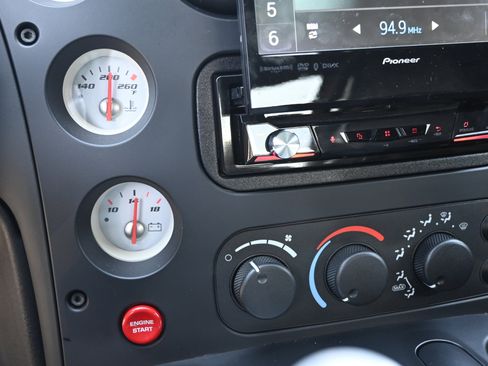 Used 2003 Dodge Viper SRT-10 image 39