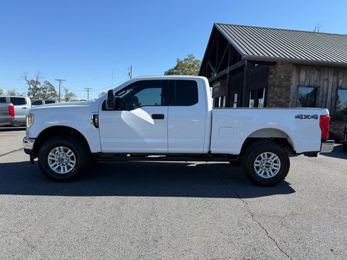 Used 2019 Ford F250 XLT w/ XLT Value Package image 3