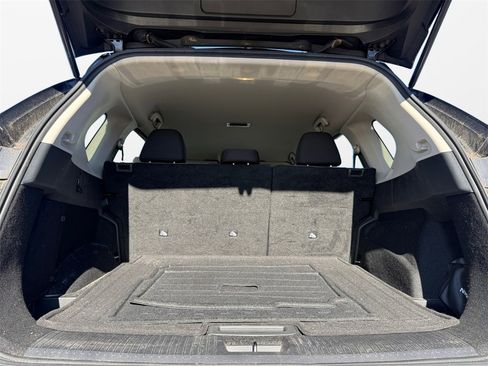 Certified 2021 Nissan Rogue SV image 18