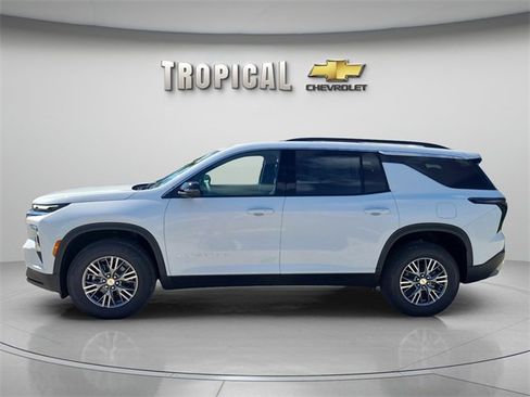 New 2026 Chevrolet Traverse LT w/ Driver Confidence Package image 2
