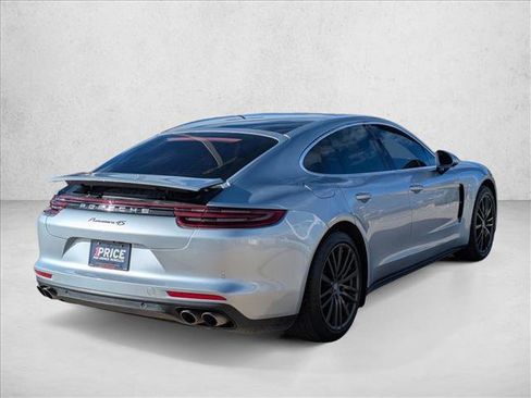 Used 2017 Porsche Panamera 4S image 5