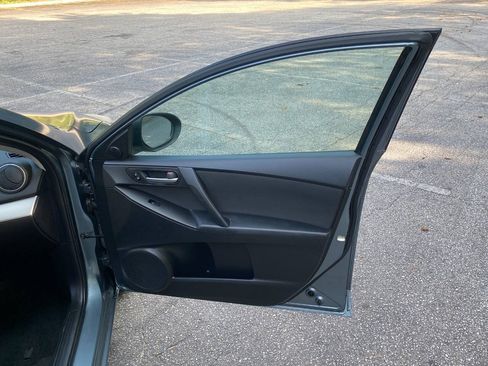 Used 2013 MAZDA MAZDA3 i Touring FWD image 38