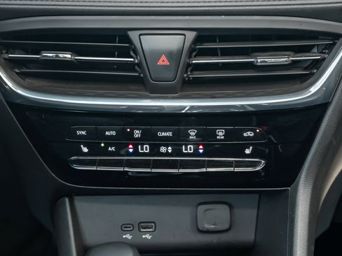 Used 2025 Buick Encore GX Avenir w/ Avenir Technology Package image 33