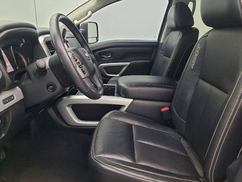 Used 2016 Nissan Titan PRO-4X w/ Pro-4x Convenience Package image 17