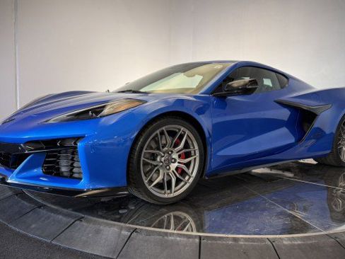 Used 2024 Chevrolet Corvette Z06 w/ Stealth Interior Trim Package RWD image 23