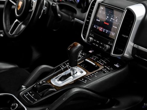 Used 2017 Porsche Cayenne S image 51