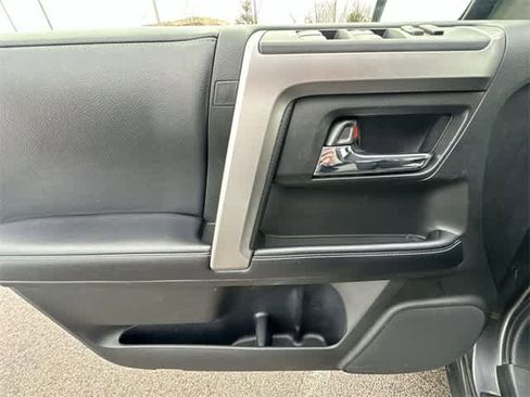 Used 2018 Toyota 4Runner SR5 image 17